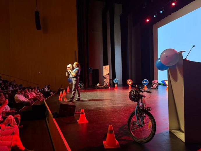 Espectáculo que ha cerrado el curso del 25 aniversario del Parque de Educación Vial de Ávila.