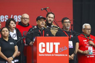 Santiago 1 de mayo 2026. La Central Unitaria de Trabajadores, CUT, convoca a la tradicional marcha del Dia Internacional del Trabajador y Trabajadora.  Dragomir Yankovic/Aton Chile