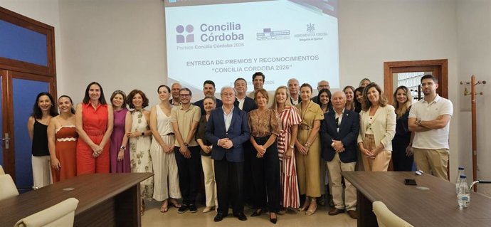 Entrega de los distintivos Concilia Córdoba 2026, otorgados por el Ayuntamiento de la capital cordobesa.