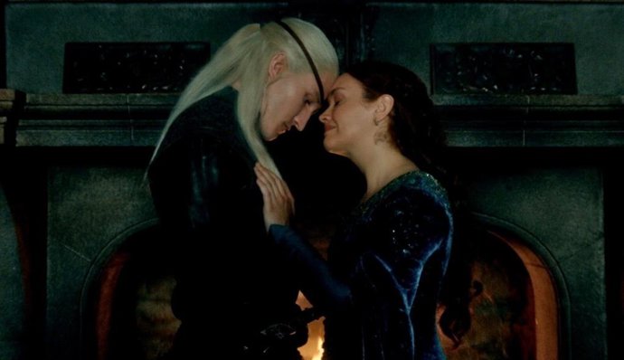 Olivia Cooke (Alicent) y Ewan Mitchell (Aemond) analizan la escena más incómoda de La Casa del Dragón: "Otro fracaso"