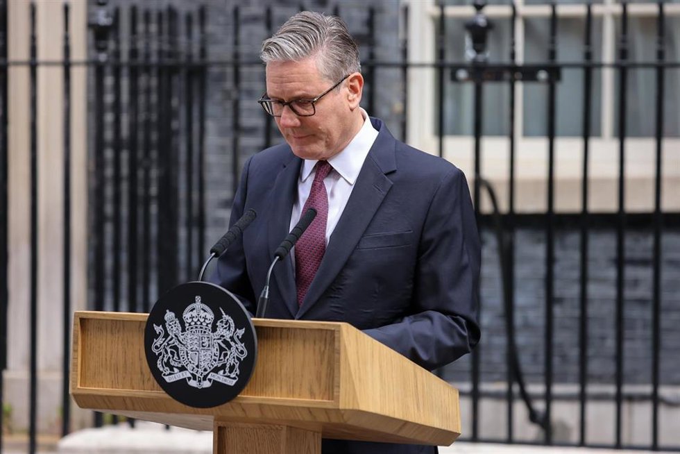 El primer ministro Keir Starmer se dirige a la nación para anunciar su dimisión. 