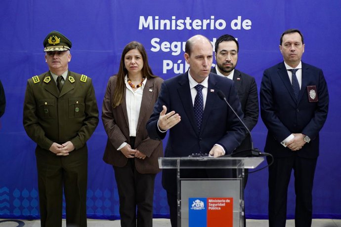 Santiago, 22 de junio de 2026.  El ministro de Seguridad, Martin Arrau, junto a los altos mandos de las policias y los subsecretarios informa sobre los principales avances en materia de seguridad luego de Comite Policial  Diego Martin/Aton Chile