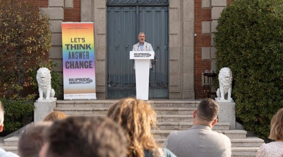 Collboni habla durante el acto.
