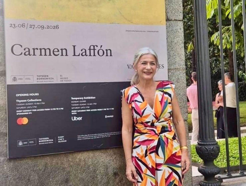 La consejera en funciones de Cultura y Deporte, Patricia del Pozo, en la inauguración de la muestra  'Carmen Laffón. Variaciones'.