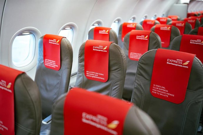 Archivo - Asientos Economy de Iberia Express.