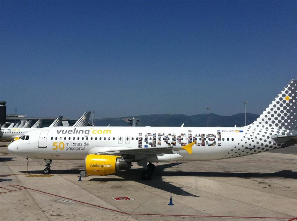 Archivo - Avión de Vueling.