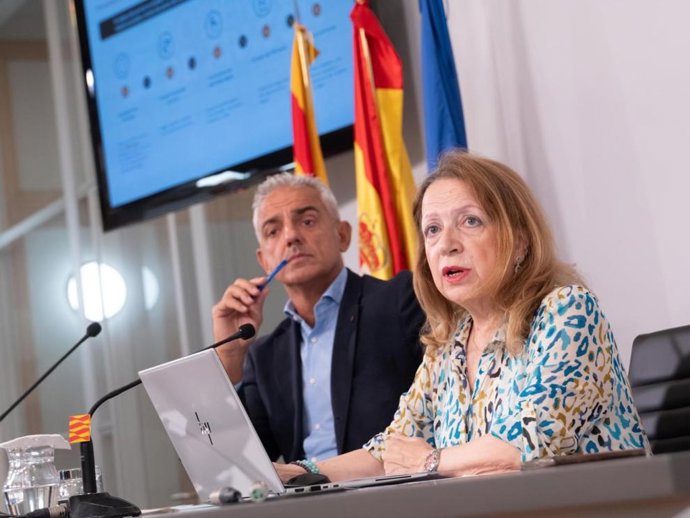 La directora general de Administración Electrónica y Aplicaciones Corporativas, Marian Rincón, y el director general de Salud Digital, Joaquín Velilla, presentan el PIN Salud