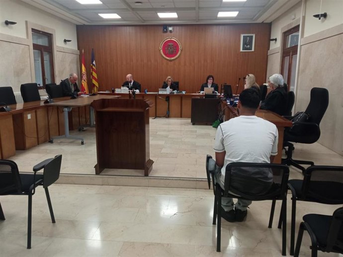 El acusado, durante la vista preliminar en la Audiencia.