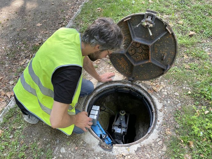 Uno de los sensores instalados en el sistema del agua de Burgos.