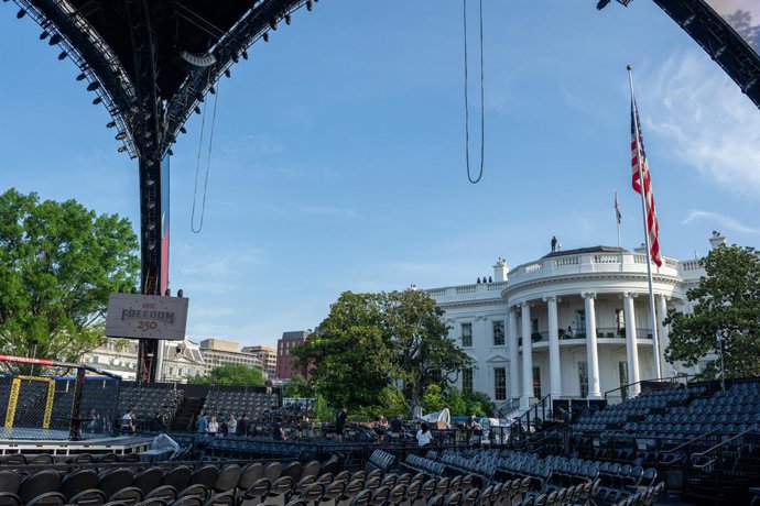 Estadi situat enfront de la Casa Blanca per a l'esdeveniment de la UFC.