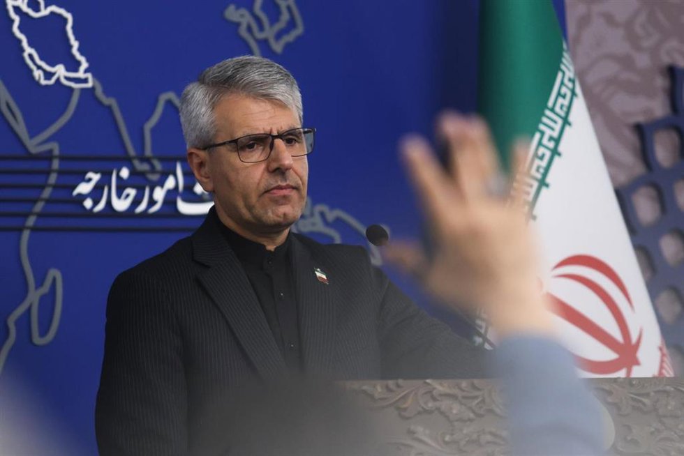 El portavoz del Ministerio de Exteriores de Irán, Esmail Baqaei, en rueda de prensa desde Teherán.