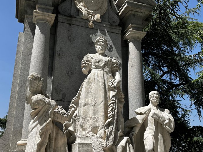 Estatua de 'La Chata' en el Parque Oeste