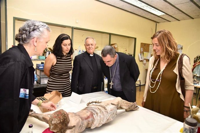 Visita al taller de restauración de Diputación y Obispado de Palencia
