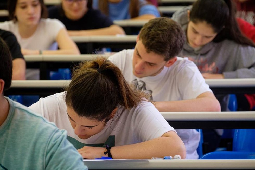 Archivo - Selectividad, estudiantes, Bachillerato, examen