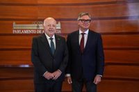 Vox comunica su no "a día de hoy" a la investidura de Moreno y sigue negociando con el PP un "buen acuerdo" sin "prisas"