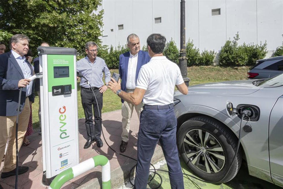 Cantabria culmina la implantación de puntos de recarga para vehículos eléctricos en los 102 municipios