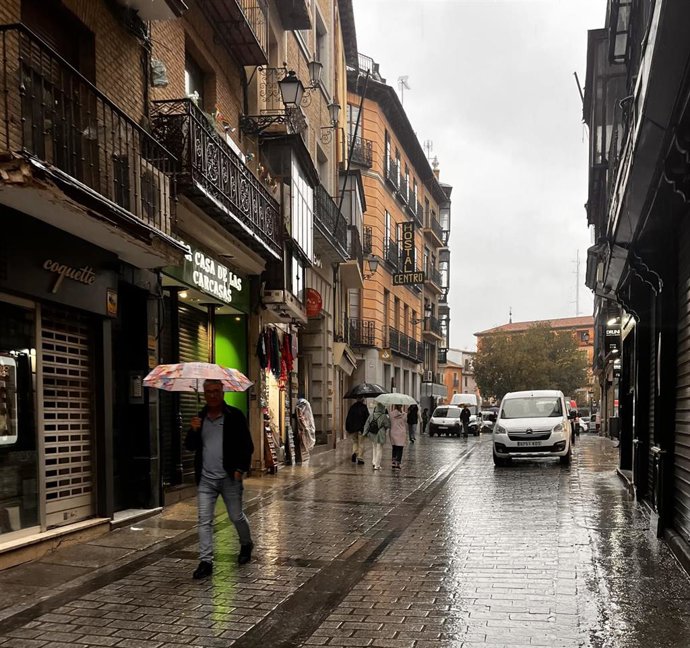 Archivo - Lluvia en Toledo.