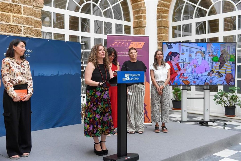 La diputada provincial de Igualdad, Susana Sánchez Toro, en la presentacion del Festival de Cine Realizado por Mujeres que se celebra en Chiclana.