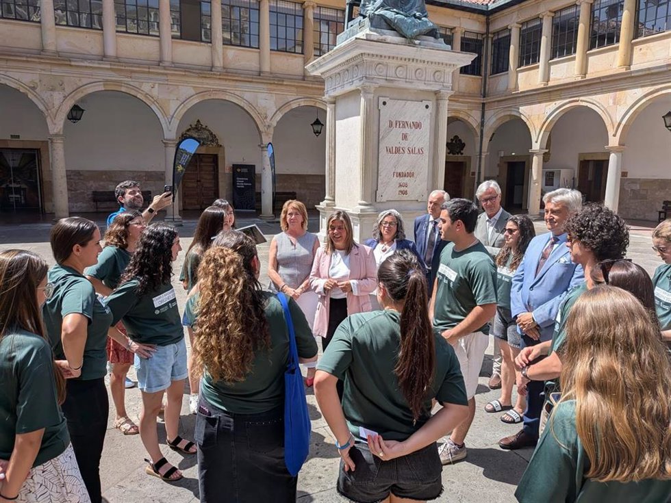 Gimena Llamedo, con los participantes en el Campus Iberoamericano Orígenes