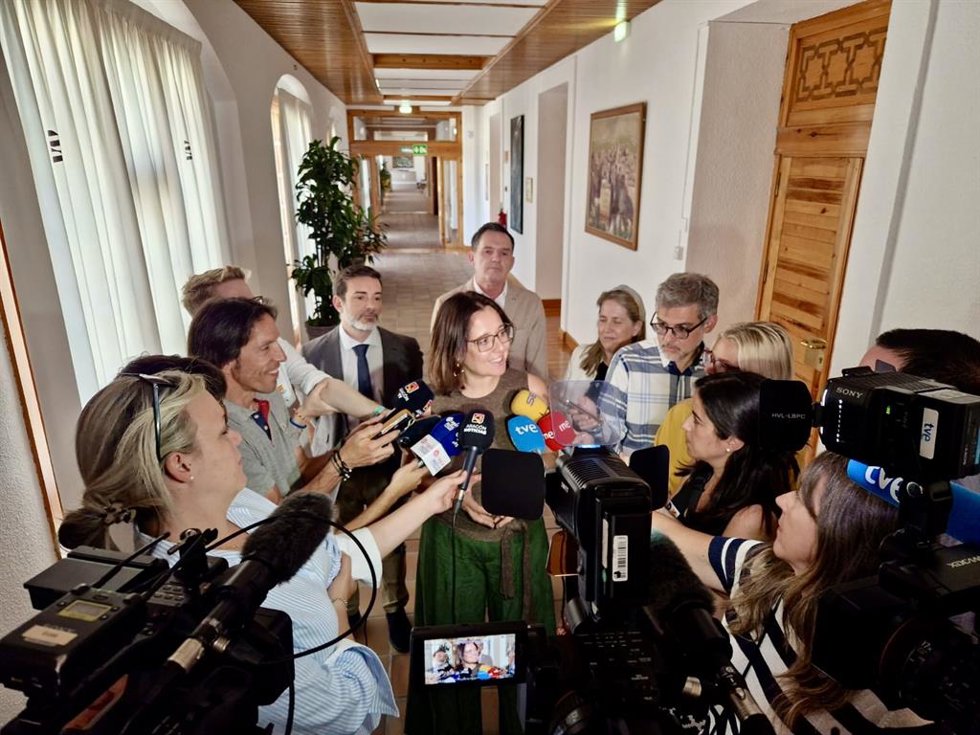 La consejera de Economía, Competitividad y Empleo, Eva Valle, explica los detalles de la inversión.