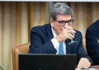 Escrivá admite que habló con Zapatero en 2020, pero dice que Plus Ultra ya cumplía con Seguridad Social para su rescate