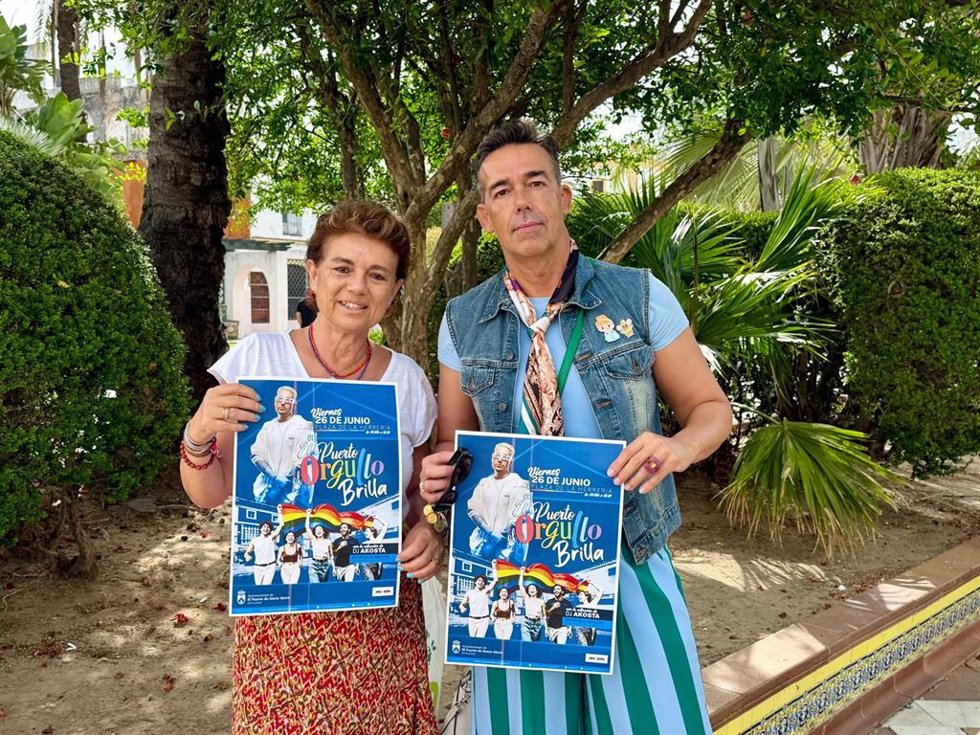 La concejala de Igualdad en el Ayuntamiento de El Puerto, Silvia Gómez, y el teniente de alcalde de Fiestas, David Calleja, en la presentación de los actos por el Dia del Orgullo.