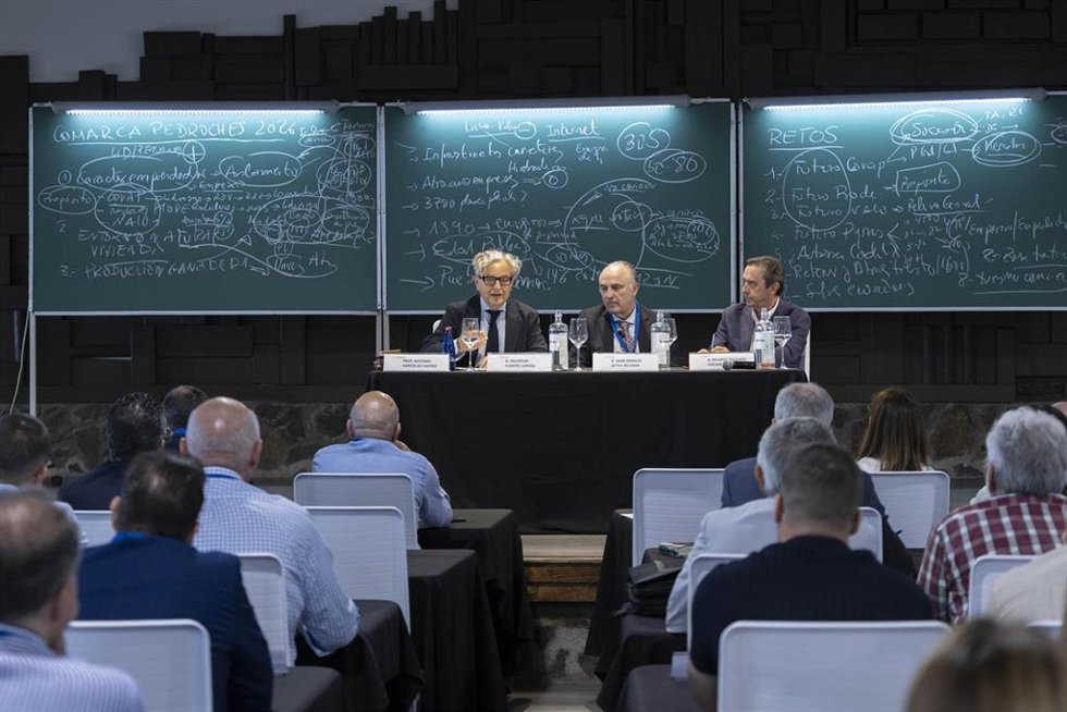 El presidente de la Diputación de Córdoba, Salvador Fuentes, participa en el II Seminario de la Cátedra de Desarrollo Comarcal en Los Pedroches.