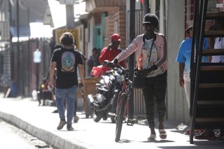 Chile.- Alcalde de Independencia por niños haitianos: "Estaban todos con su familia"