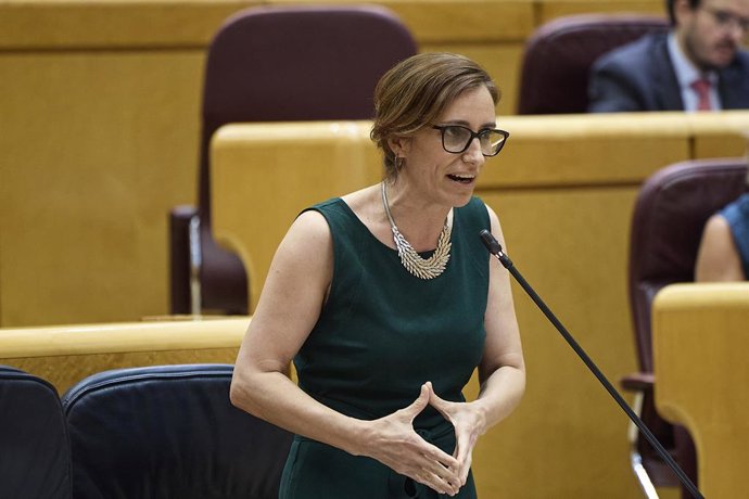 Mónica García, Ministra de Sanidad, durante una sesión de control al Gobierno, en el Senado, a 9 de junio de 2026, en Madrid (España). El Gobierno se enfrenta en el Senado a las preguntas de la oposición sobre seguridad y protestas, gasto en Defensa, sani