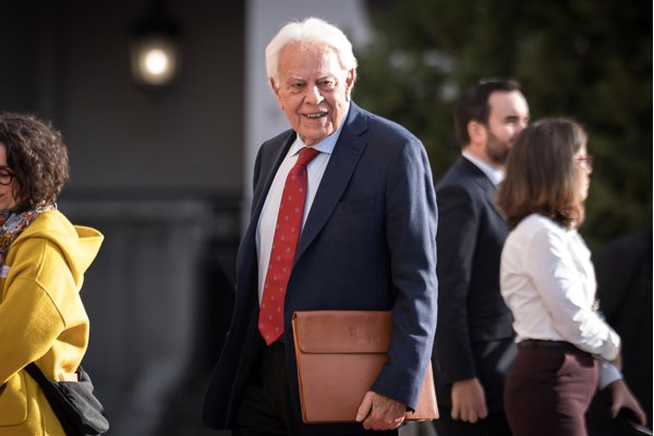 Felipe González ve bien la sentencia contra Ábalos y dice sobre Aldama que PSOE incentiva, premia e indulta a delatores