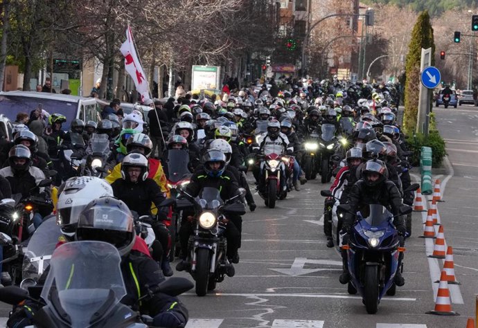 Archivo - Motociclistas  
