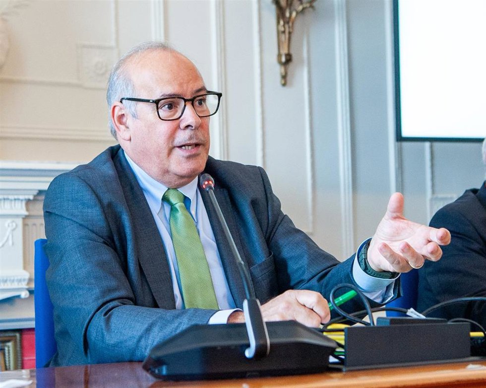 El consejero delegado de Iberdrola España, Mario Ruíz-Tagle, durante su intervención en el curso de economía organizado por la APIE en la Universidad Menéndez Pelayo de Santander, a 23 de junio de 2026.