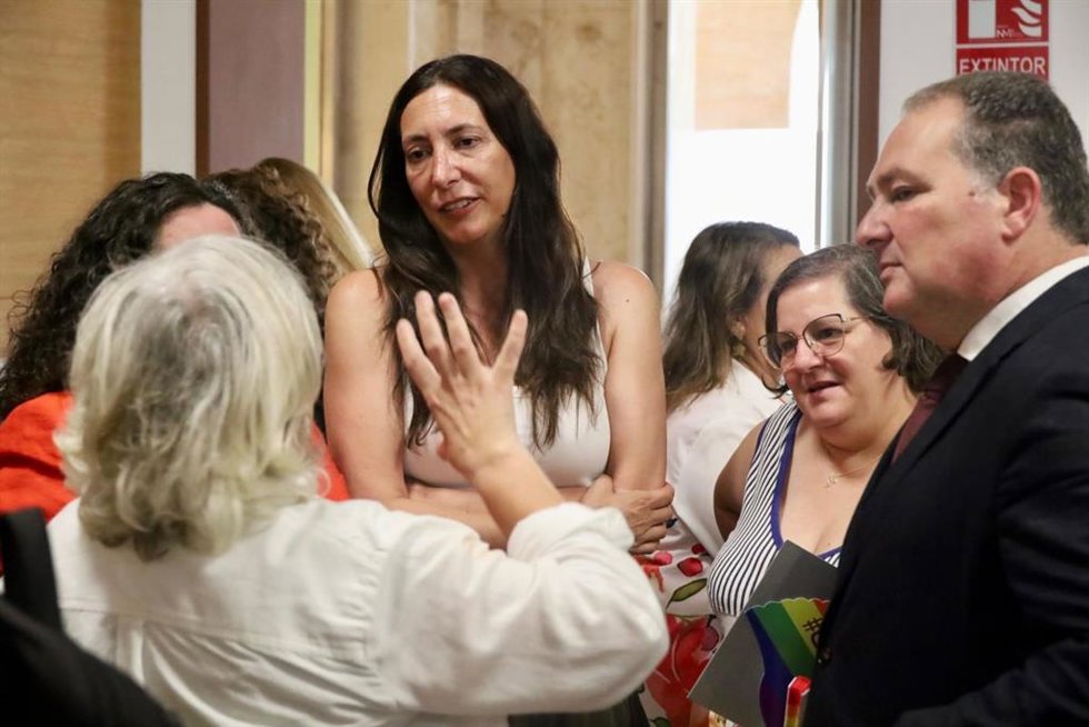 La consejera de Inclusión Social, Juventud, Familias e Igualdad en funciones, Loles López, durante el acto de la presentación de la campaña 'Somos Familia'.