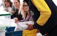 El Congreso tumba la propuesta de Vox para contar los votos por correo de forma separada