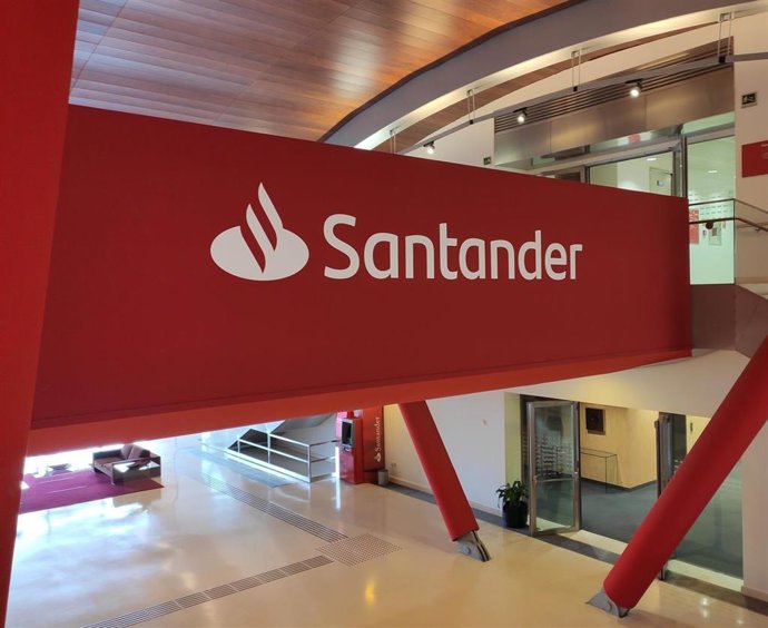 Archivo - Logo de Banco Santander.