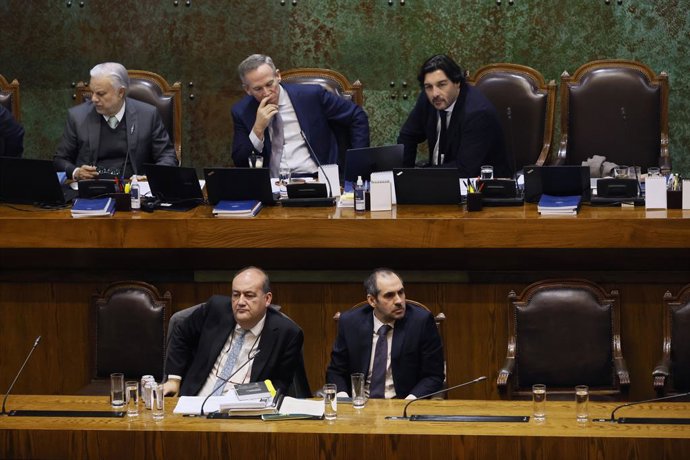 Valparaiso, 23 de junio 2026 El exministro de Hacienda Nicolas Grau, junto al abogado Patricio Zapata en la sesion de la Camara de Diputados, donde se realiza la Acusacion Constitucional en su contra Sebastian Cisternas/Aton Chile