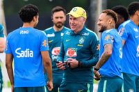 Neymar Jr, "disponible y en forma" para el duelo ante Escocia