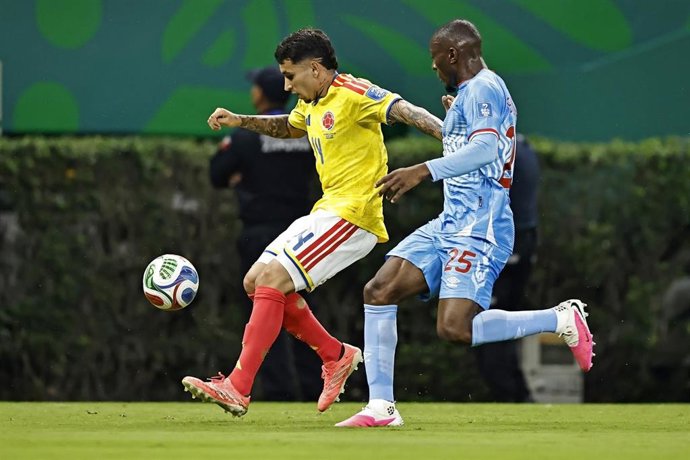 Gustavo Puerta y Edo Kayembe durante el Colombia-República Democrática del Congo del Mundial 2026