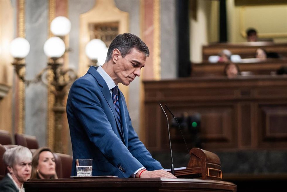 Archivo - El presidente del Gobierno,  Pedro Sánchez, durante una sesión plenaria en el Congreso 