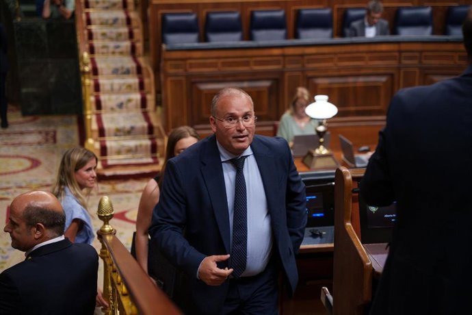 El secretario general del PP, Miguel Tellado, a su salida de una sesión plenaria en el Congreso de los Diputados, a 16 de junio de 2026, en Madrid (España). La jornada parlamentaria acoge la toma en consideración de la propuesta del Grupo Popular para mod