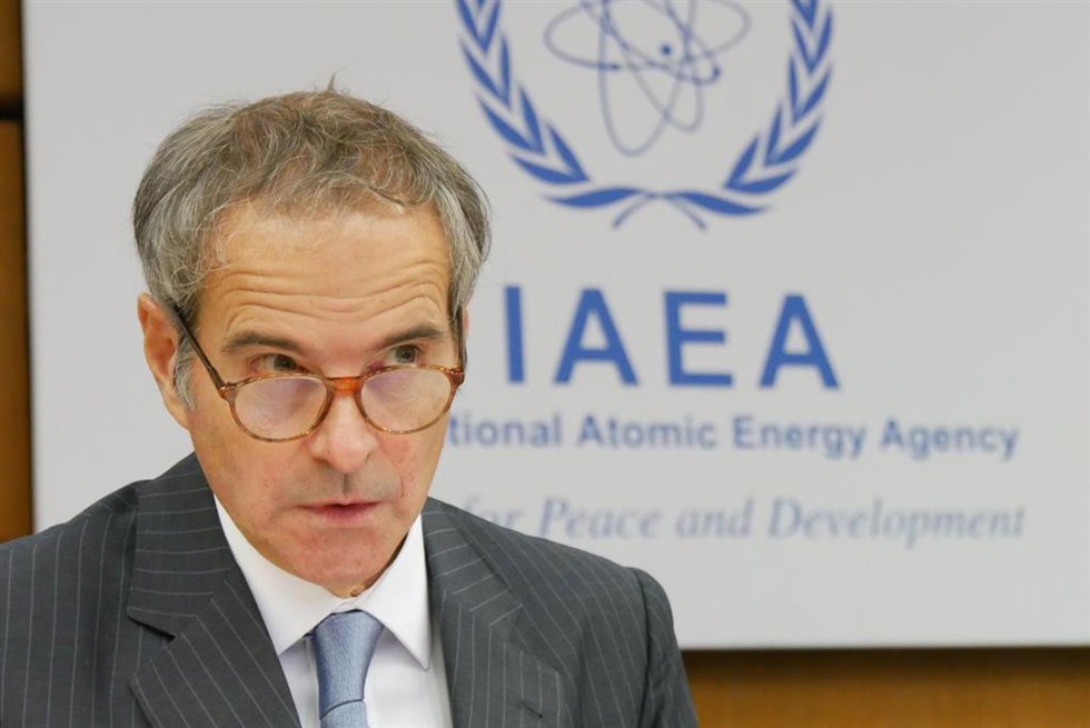 Archivo - El director general del Organismo Internacional para la Energía Atómica (OIEA), Rafael Grossi, durante una rueda de prensa en Viena en junio de 2025 (archivo)
