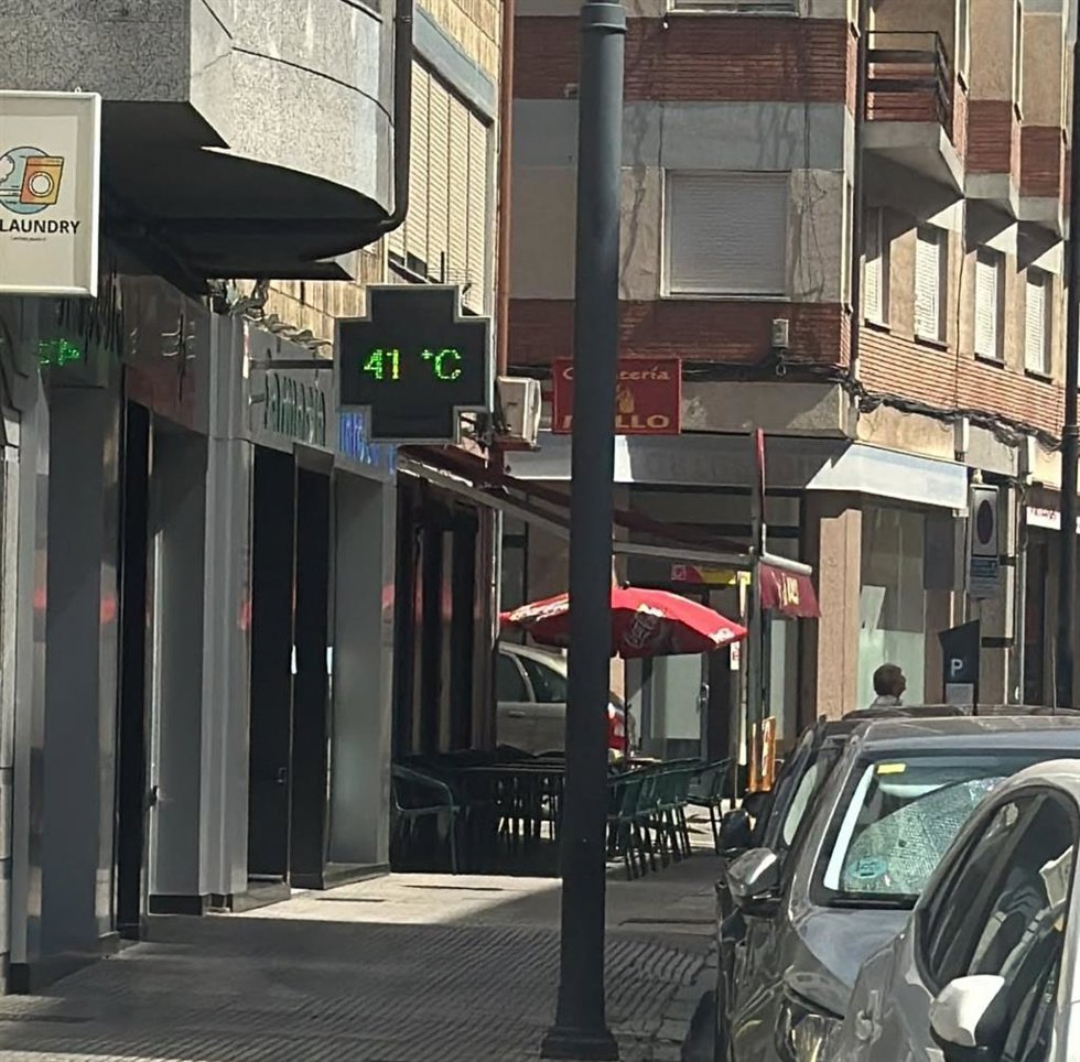 Termómetro de Cangas del Narcea marcando 41 grados en la jornada del martes 23 de junio de 2026