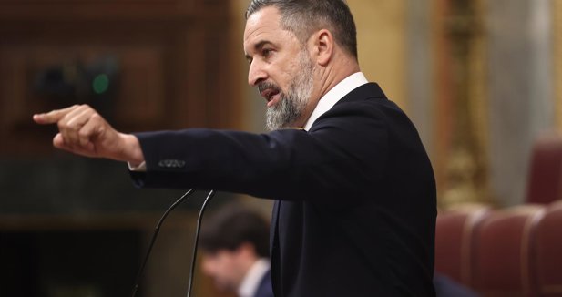 Abascal pregunta a Sánchez si no le da vergüenza aguantar y le pide elecciones limpias, pues supone que las alterará