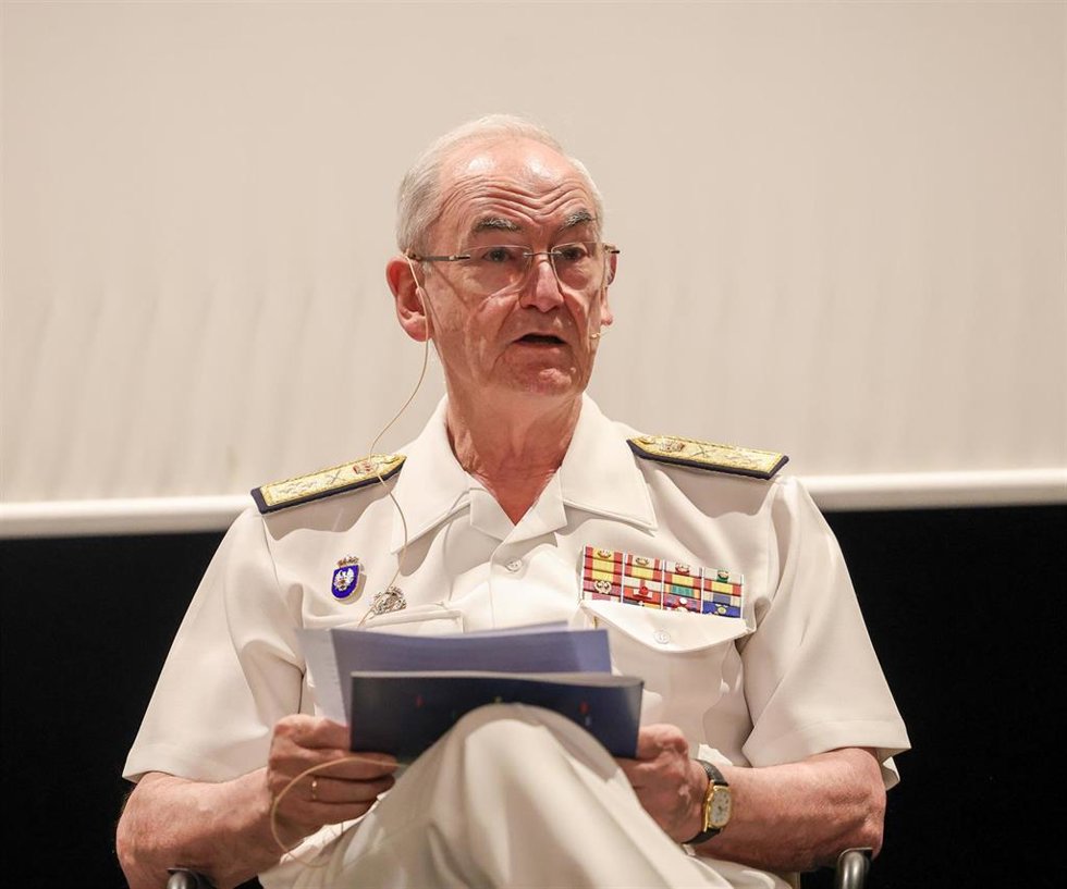 Archivo - El Jefe del Estado Mayor de Defensa, Teodoro López Calderón, durante uno de los Cursos Complutense de Verano, en el Monasterio de San Lorenzo de El Escorial, a 30 de junio de 2025, en San Lorenzo de El Escorial, Madrid (España). El curso, titula