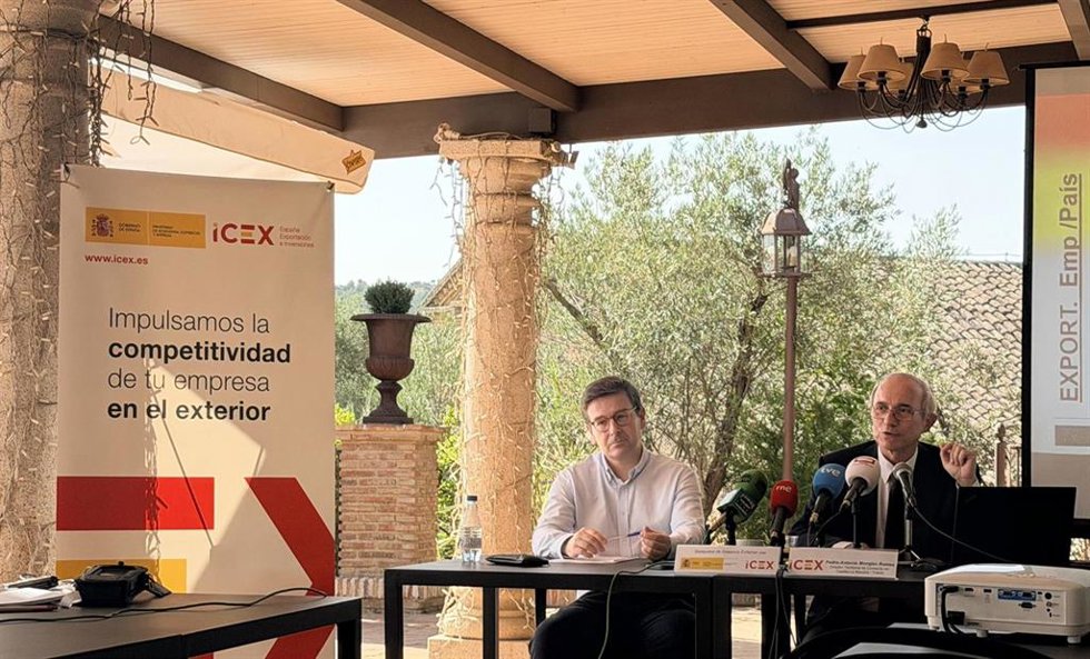 Desayuno informativo del ICEX para presentar sus previsiones económicas en C-LM