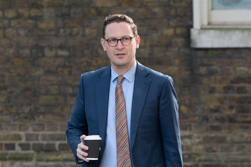 El ministro jefe del primer ministro de Reino Unido, Darren Jones, en una reunión del gabinete británico.
