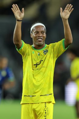 Archivo - El jugador brasileño Ronaldinho en el 'Partido de las Estrellas' en Orlando (Estados Unidos).