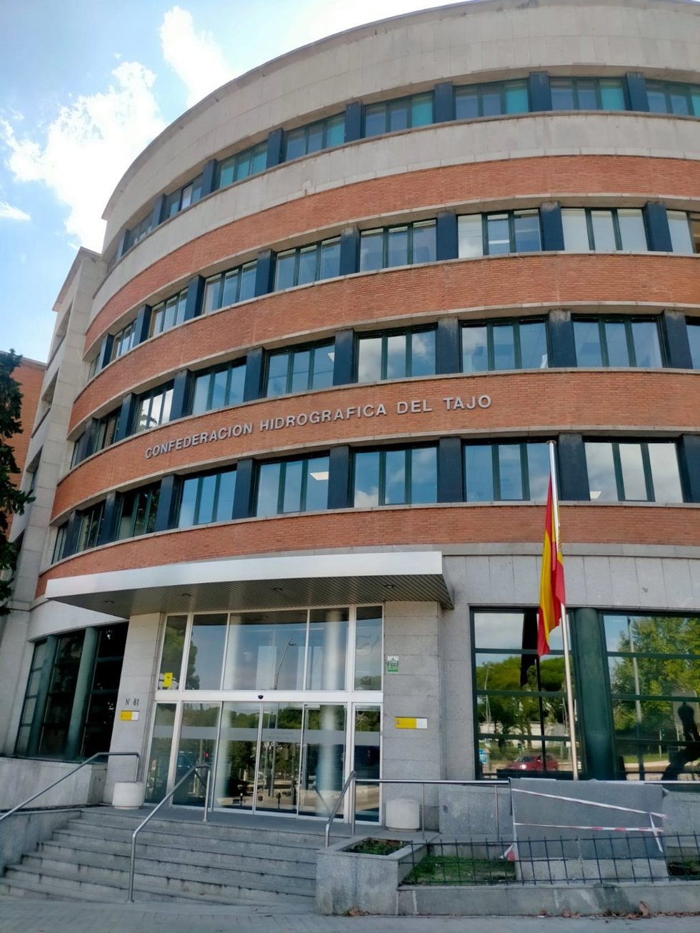 Archivo - Fachada de la Confederación Hidrográfica del Tajo en Madrid.