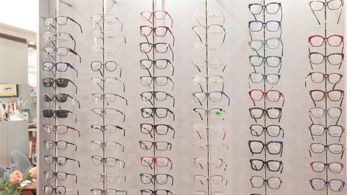 Archivo - Expositor de gafas