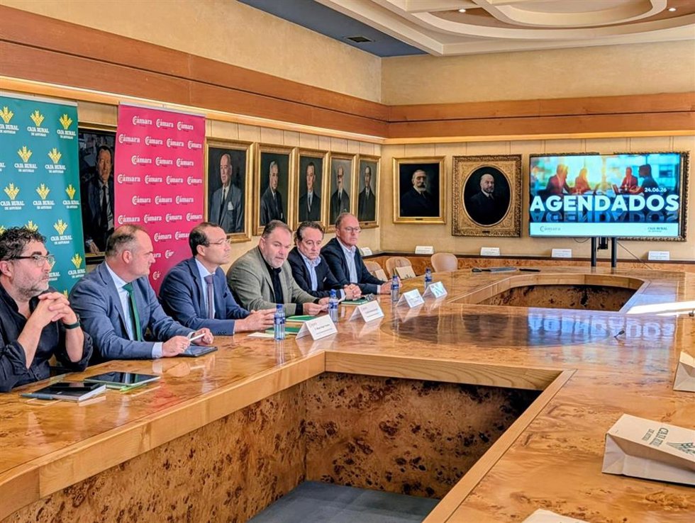 Veinte empresas participan desde hoy en el proyecto de agendas comerciales de Caja Rural de Asturias y la Cámara